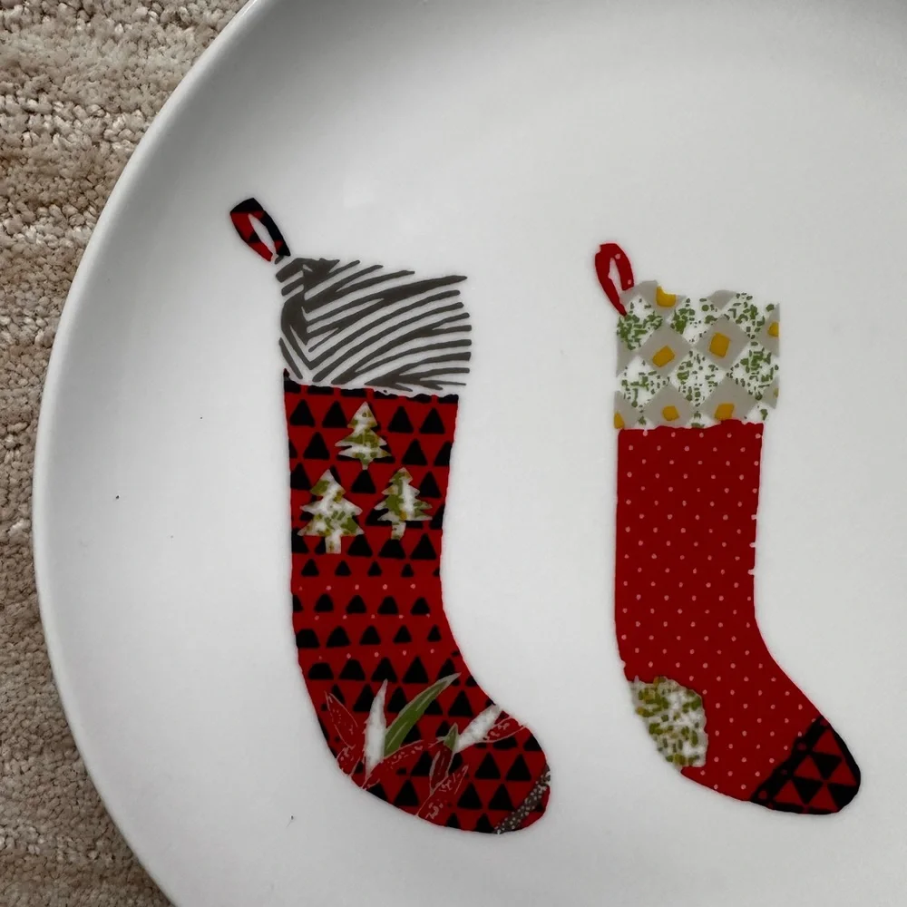 Set of 4 West Elm Christmas Plate Christmas Stockings 8.6